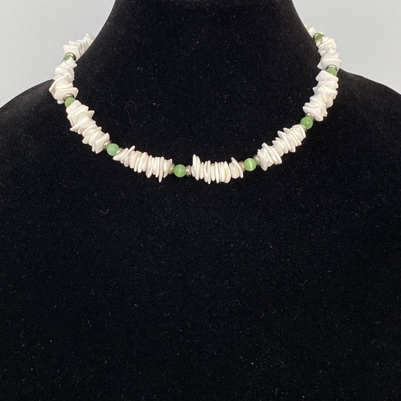 Shell Necklace Jewelry 15”-18” Shells Hawaiian 🌺 - Picture 1 of 4